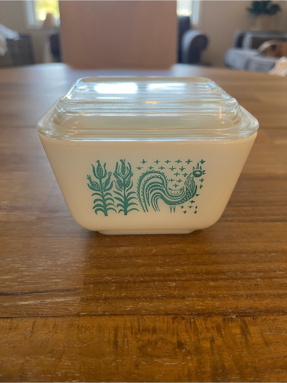 Vintage Pyrex #501 Butterprint
Amish Turquoise Refrigerator
Dish w/Lid